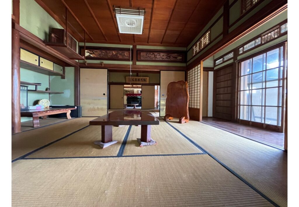 何人呼んでも大丈夫な広さの和室