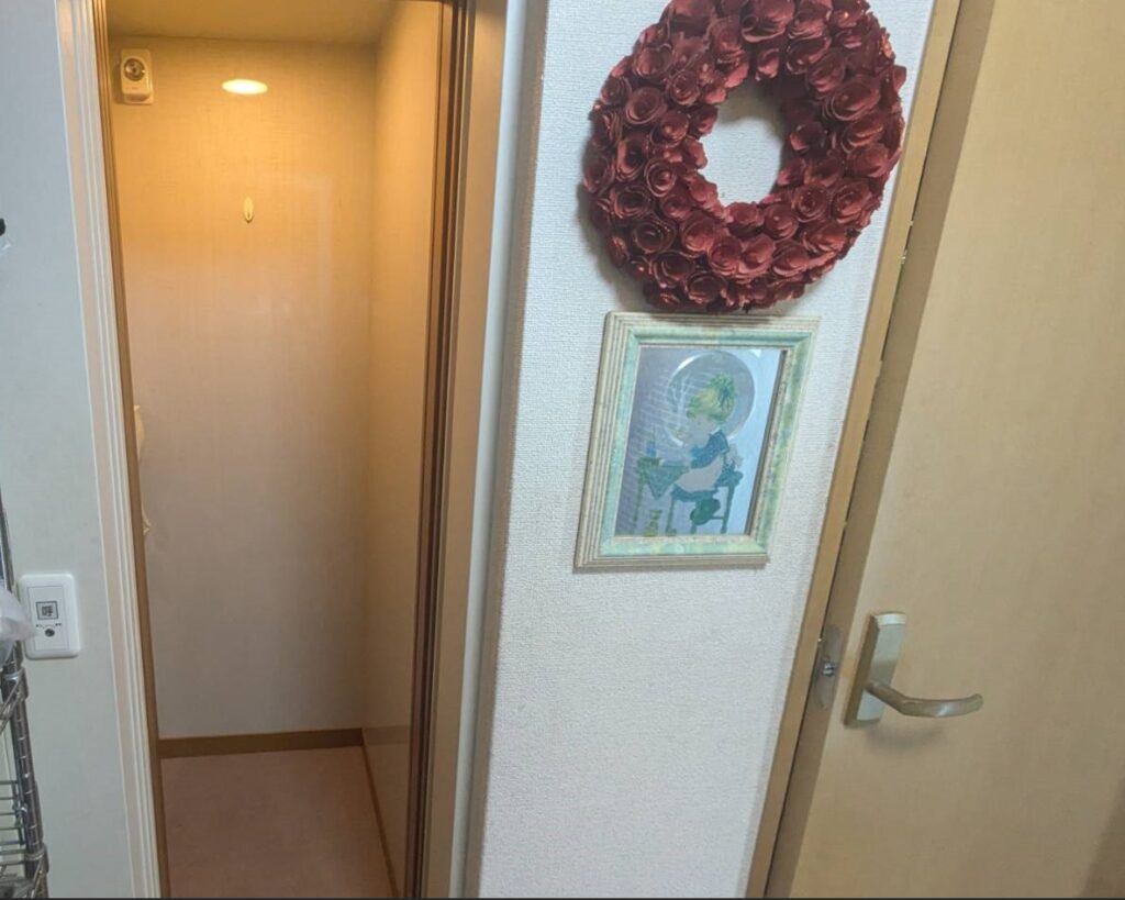 1階から2階へは専用エレベーターで移動できます