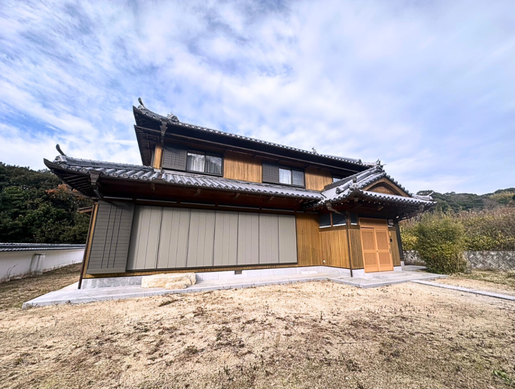 建物は広々としています。農業体験付きの民宿にも向く造りです
