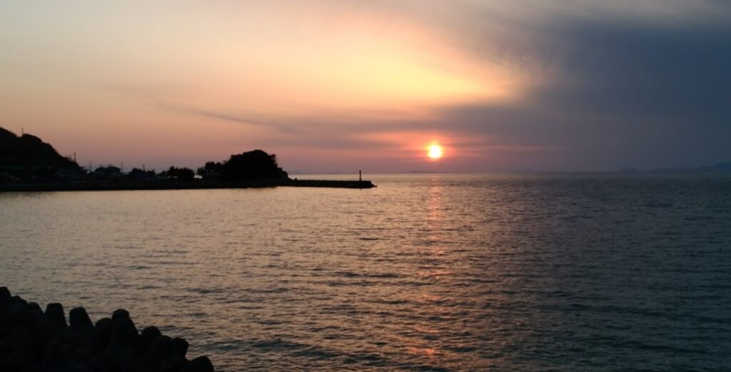 西海岸の夕陽。ここが売りになるエリアです
