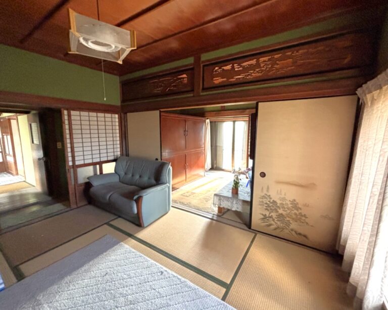 欄間と床の間のある和室