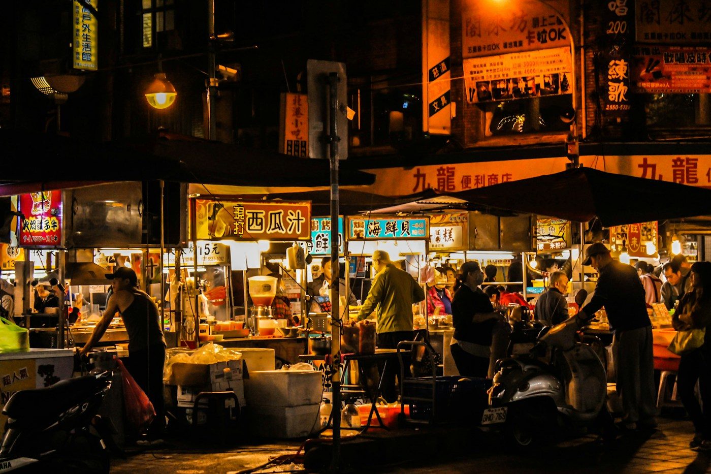 台湾の夜市の屋台